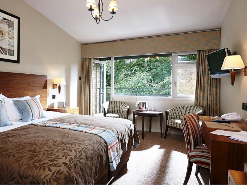 רומזי Potters Heron Hotel מראה חיצוני תמונה