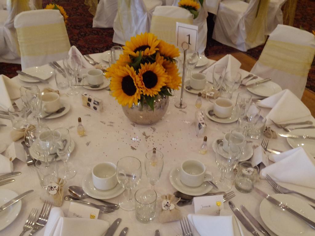 רומזי Potters Heron Hotel מראה חיצוני תמונה