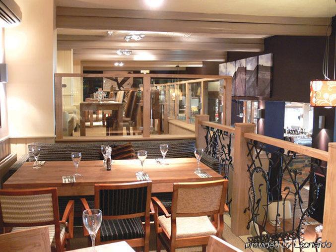 רומזי Potters Heron Hotel מסעדה תמונה