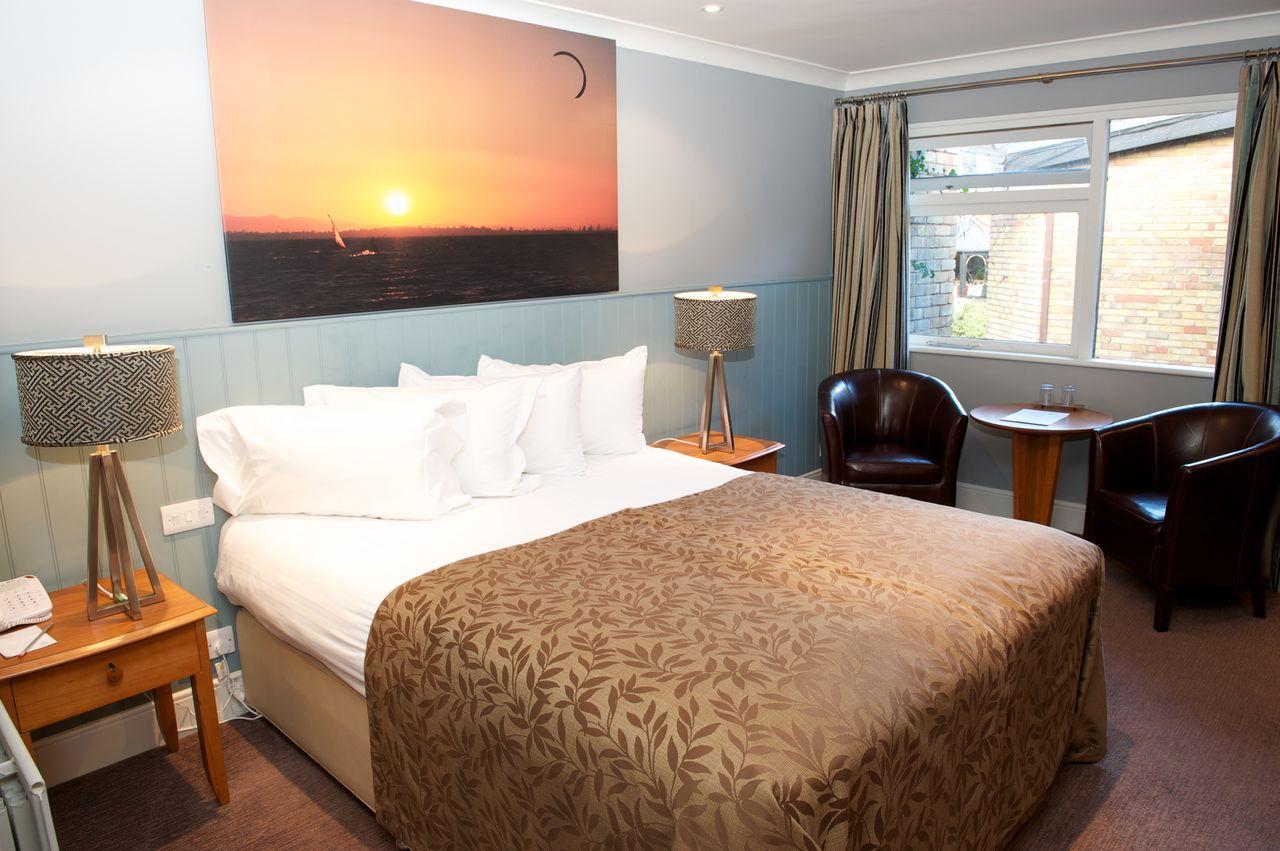 רומזי Potters Heron Hotel חדר תמונה