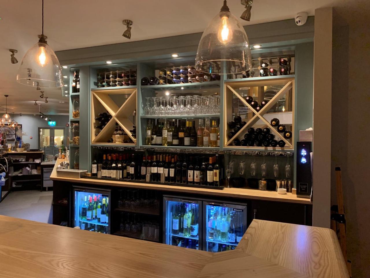רומזי Potters Heron Hotel מראה חיצוני תמונה